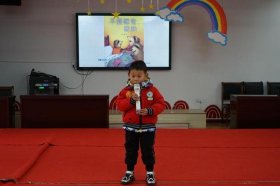 给小孩儿讲故事、给幼儿讲故事