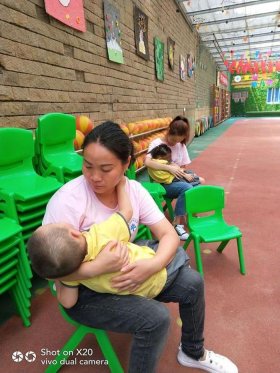 怎么哄智障孩子入睡；哄孩子入睡的正确方法