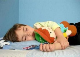 小宝贝睡觉讲故事；宝宝睡觉讲故事