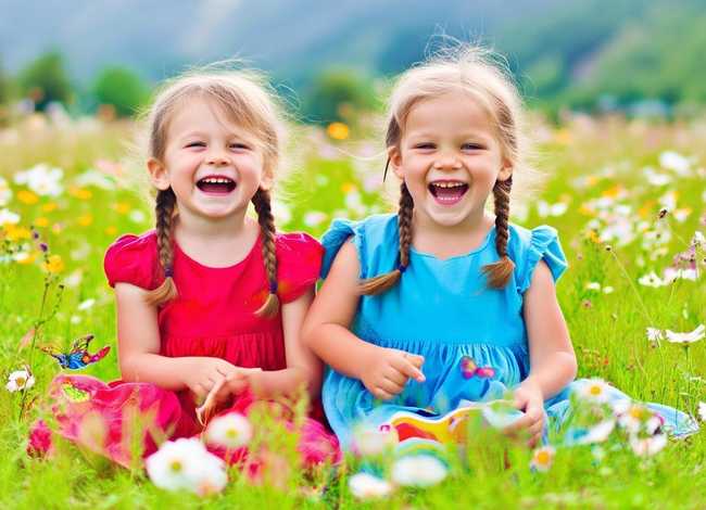 儿童姐妹俩的故事，两姐妹的故事视频