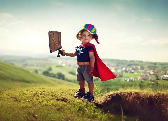 儿童大英雄的故事；小故事大英雄