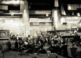 红色故事创编200字左右 红色故事创编200字左右作文