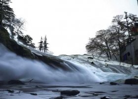 睡前甜甜的小故事；睡前的甜甜的小故事