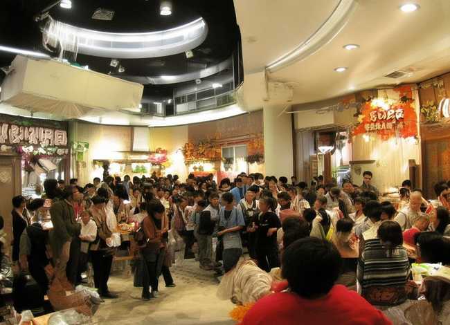 儿童故事偷金盘的人封面 - 偷金盘子的人故事大概内容 儿童故事偷金盘的人封面 - 偷金盘子的人故事大概内容