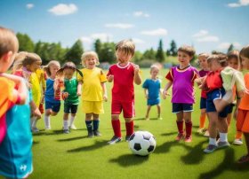 足球小故事幼儿园；幼儿园足球小故事本图片