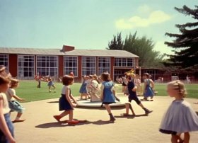 六十年代儿童故事片（播放六十年代的故事片）