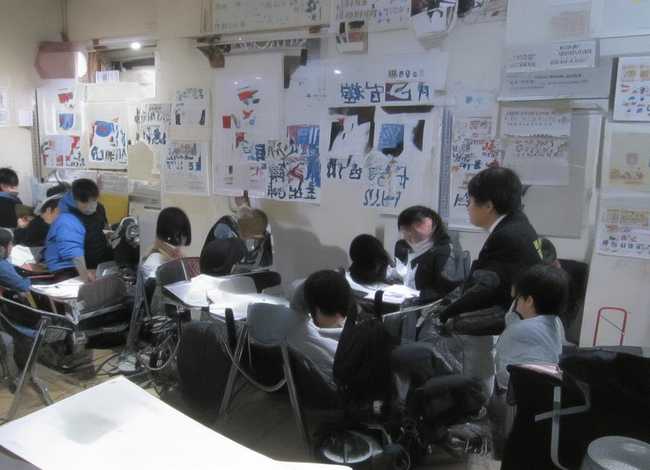 史铁生的故事100字，史铁生的故事简介100字