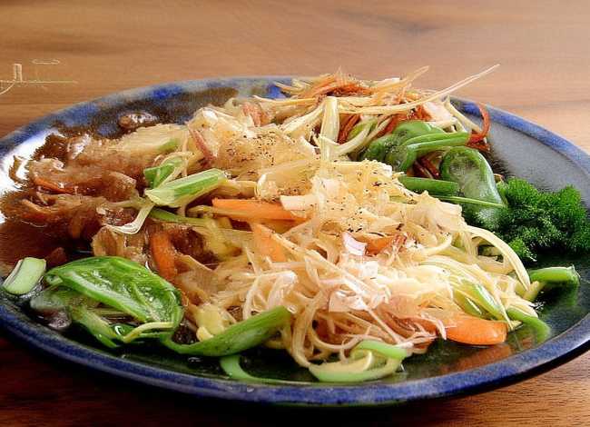 巾帼英雄故事50字左右（巾帼英雄故事50字左右作文）