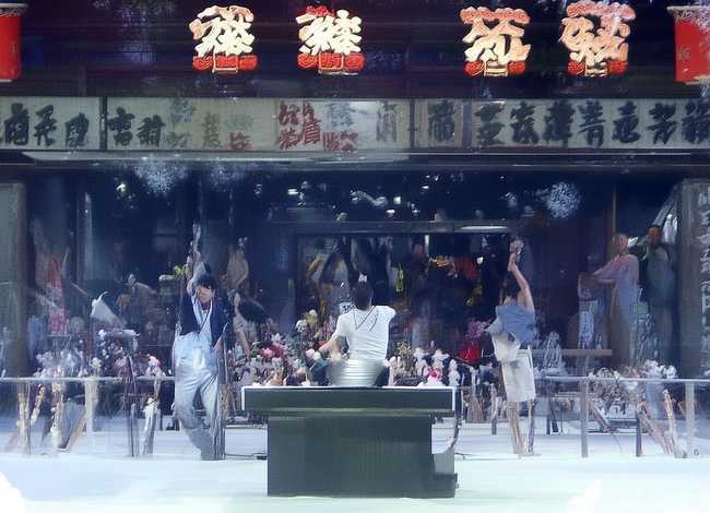 女娲补天的故事简写，女娲补天的故事简写,50字就可以了