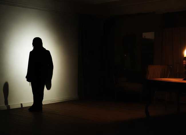 影子的故事简单，影子的故事简单概括