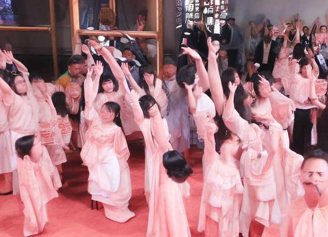 邯郸学步寓言故事200字左右；邯郸学步寓言故事简写20字