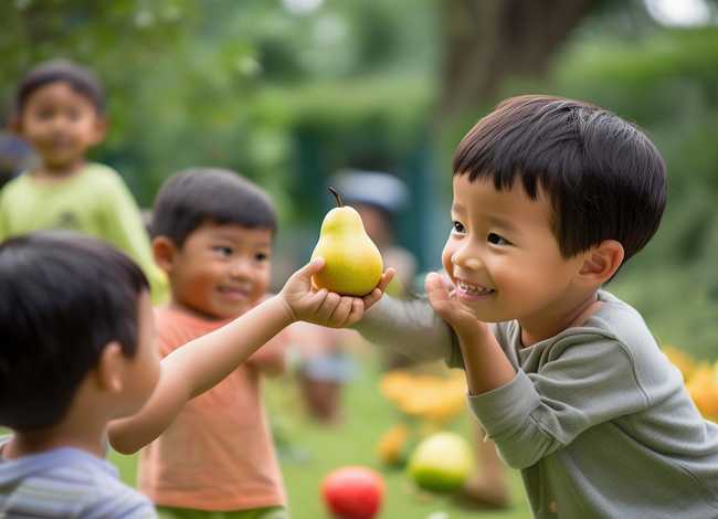 孔融让梨的故事儿童版概括，孔融让梨故事简单概括