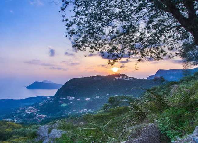 屈原儿童故事文字 - 屈原的故事简短100字左右幼儿