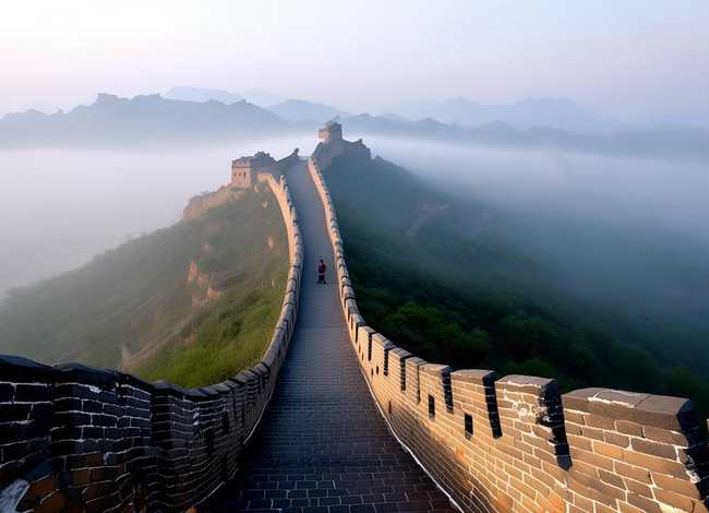 关于万里长城的故事简介；关于万里长城的故事简介50字