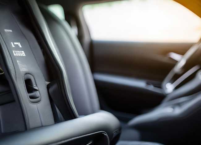 汽车的儿童座椅接口在哪里；汽车的儿童座椅接口在哪里啊