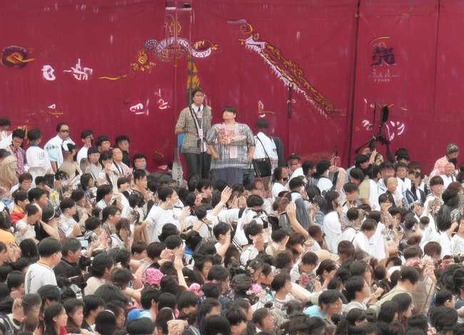 孟姜女的故事简介200字左右（孟姜女的故事简介200字左右怎么写）