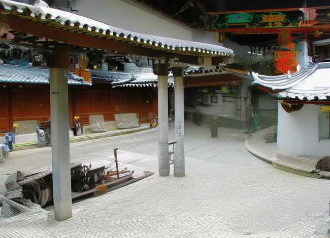 狐假虎威的故事概括，狐假虎威的故事概括20字