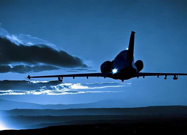 飞机降落的故事;飞机降落的故事简短 飞机降落的故事;飞机降落的故事简短