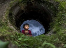 故事绘画图；故事绘画图坐井观天