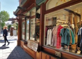 服装店的故事简短；服装店的故事简短概括