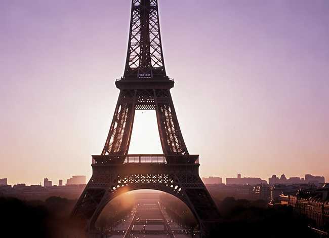 埃菲尔铁塔的真实故事 埃菲尔铁塔的真实故事是什么