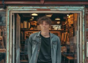 白手起家创业是指自主创业 创业者白手起家是指