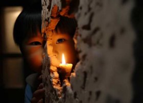 凿壁偷光儿童的故事演讲视频；凿壁偷光的故事及道理演讲