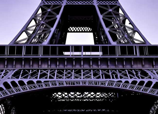 埃菲尔铁塔的故事完整版、埃菲尔铁塔的寓意故事