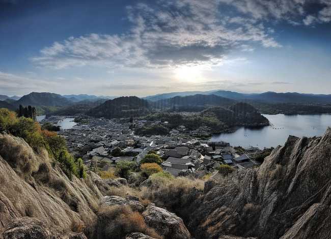 尊师重道的故事50字以内（尊师重道的故事50字以内有哪些）