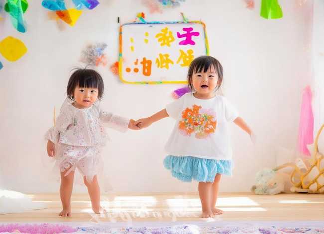 宝贝故事儿童摄影会所；宝贝1+1儿童摄影电话