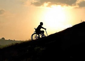 残疾人的励志小故事（残疾人的励志小故事简短）