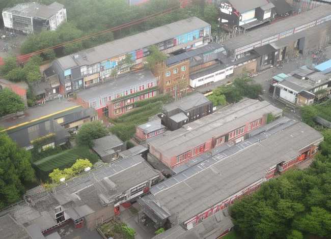 200字左右的因家庭收入低或因家庭成员身体健康等造成经济困难的情况说明，200字的家庭困难情况说明