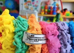 软泥儿童玩具含毒硼砂（儿童软泥玩具的危害）