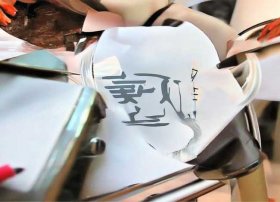 收服红孩儿儿童故事 - 简述收服红孩儿的故事情节六十字左右