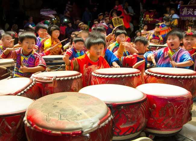 儿童鼓乐表演；儿童鼓乐表演锣鼓咚咚锵