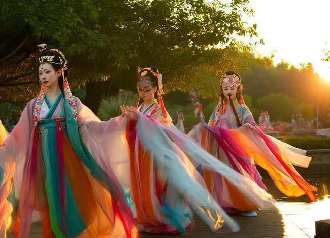 播放东方故事(播放东方故事的视频) 播放东方故事(播放东方故事的视频)