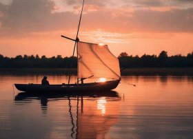 有关小船的小故事 - 有关小船的小故事简短