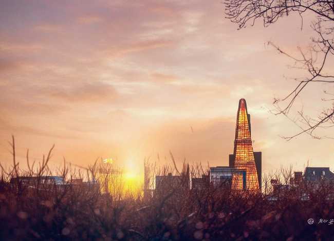 凿壁偷光的故事100字左右四年级 凿壁偷光的故事100字左右四年级作文