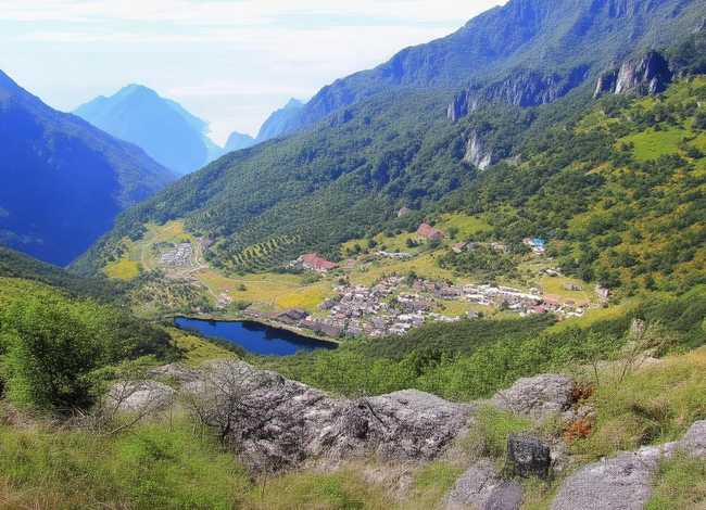 樱校霸道总裁故事，樱花校园霸道总裁爱上我大结局