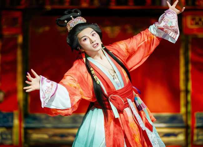 带动作的讲故事，带动作讲故事百里负朱的表演