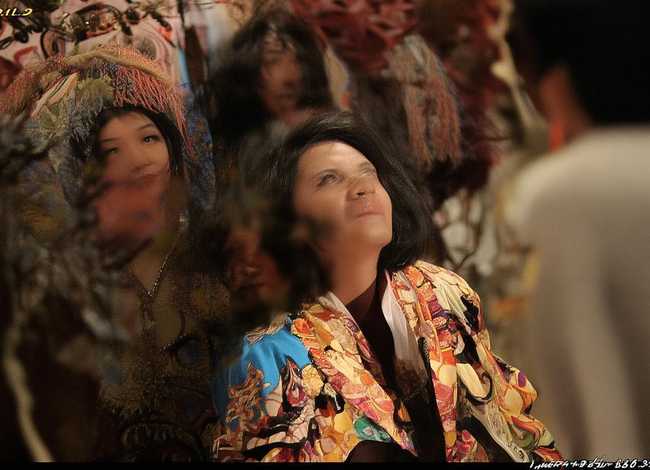 报效祖国的历史故事 - 要3个“中华儿女报效祖国,为国争光的故事”短一点的(20个字左右)