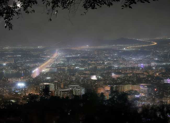 报效祖国的历史故事 - 要3个“中华儿女报效祖国,为国争光的故事”短一点的(20个字左右)