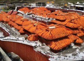 各族人民团结友爱的故事简短，民族团结友爱的故事(50字)