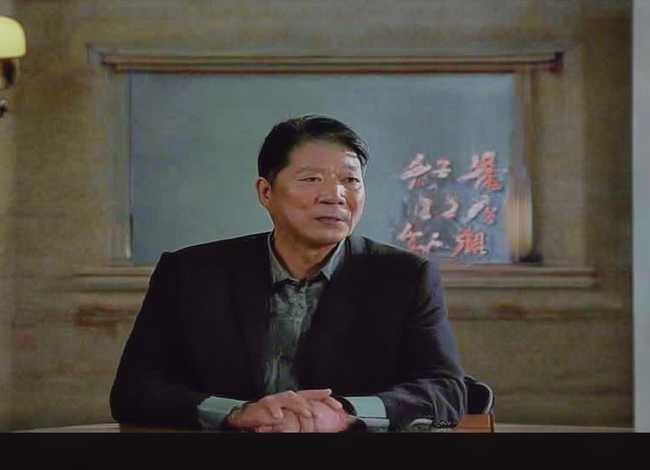 荡秋千幼儿故事，小猴,小熊,树干,秋千,编一个童话故事650字