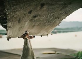 关于年兽的故事；年兽的故事,要100字以内的