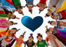 民族团结儿童绘画，民族团结一家亲绘画怎么画