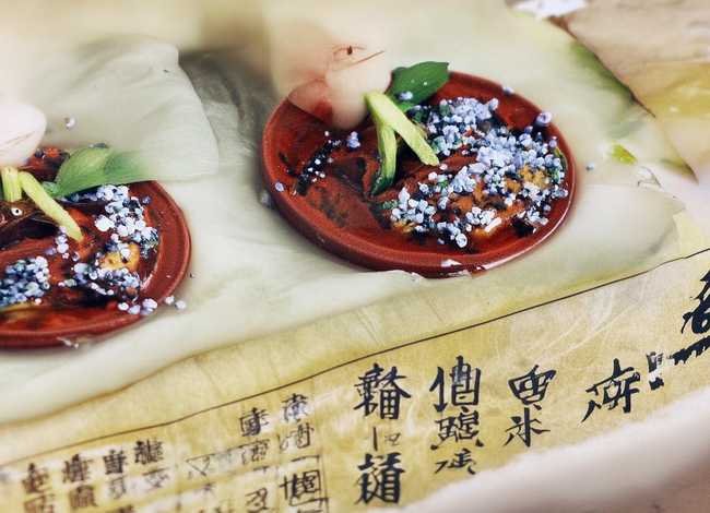 能听懂动物说话的童话故事 猎人海力布的缩写10字