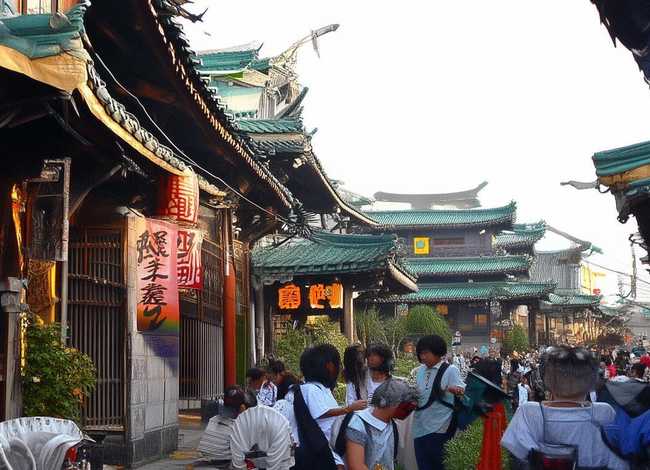 各族人民团结友爱的故事简短,民族团结友爱的故事(50字) 各族人民团结友爱的故事简短,民族团结友爱的故事(50字)