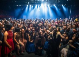 央视春晚幕后故事，央视春晚的台前幕后,有哪些不为人知的事情发生