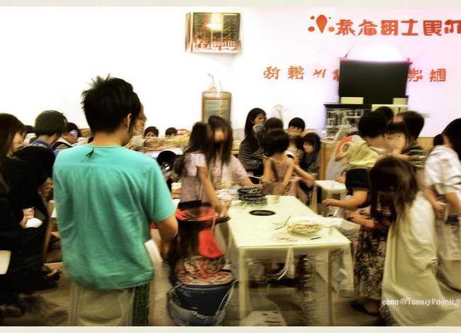 非洲穷人故事，海外华人寻根的故事,200字左右,急急急急!